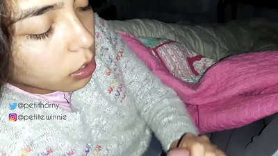 ຂ້າ​ພະ​ເຈົ້າ​ກືນ​ນົມ​ສະ​ສົມ​ຂອງ​ຜົວ​ທັງ​ຫມົດ - ລີ້ນ​ສະ​ແດງ​ທີ່​ມີ cum