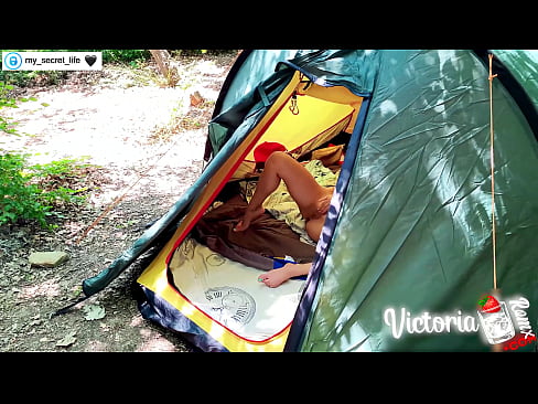 ❤️ ຖ່າຍໃນກ້ອງຖ່າຍຮູບ Passionate jerk off Stranger in a tent ❌ ວິດີໂອຮ່ວມເພດ ຢູ່ພວກເຮົາ